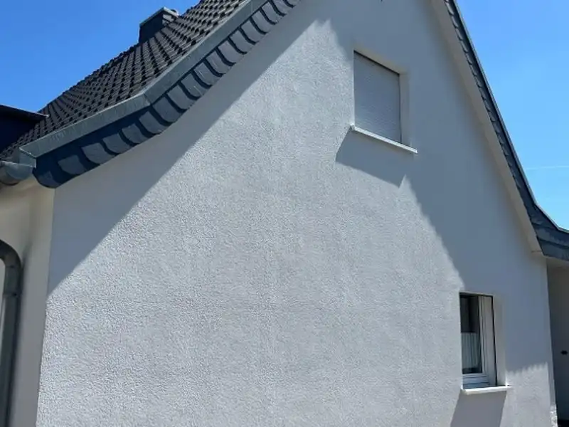 Giebelwand nach der Reinigung