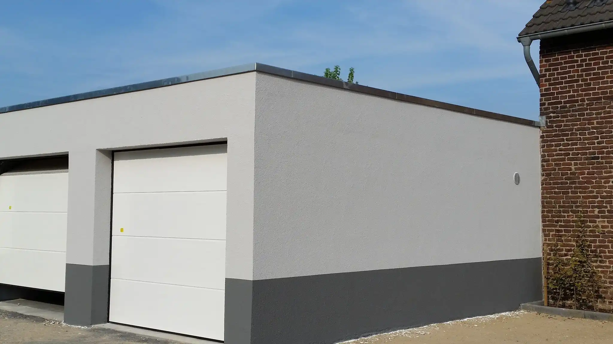 Garage verputzt und gestrichen