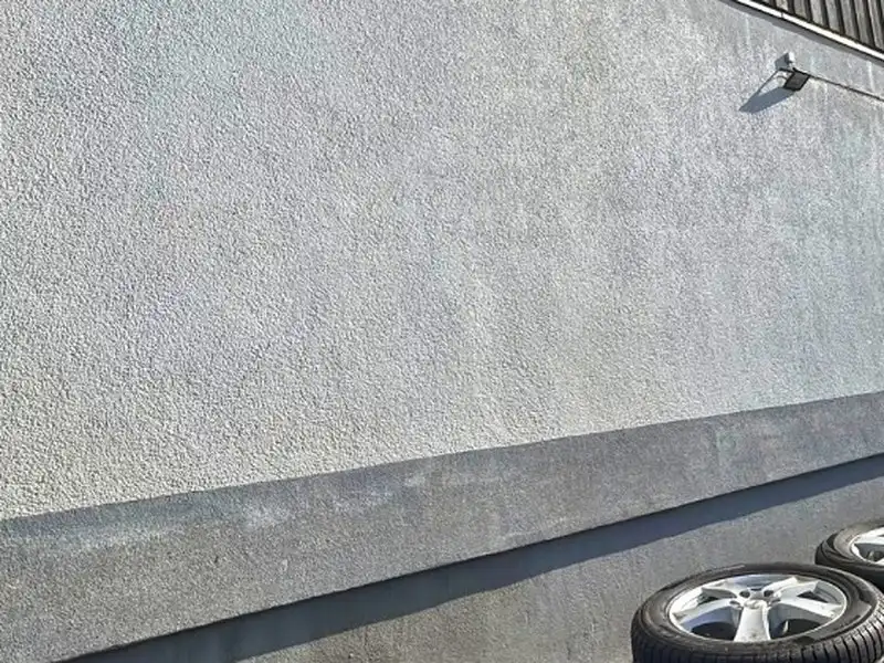 Autohaus nach der Fassadenreinigung